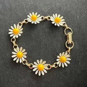 Vintage Enamel Flower Daisy Bracelet Gold Tone
